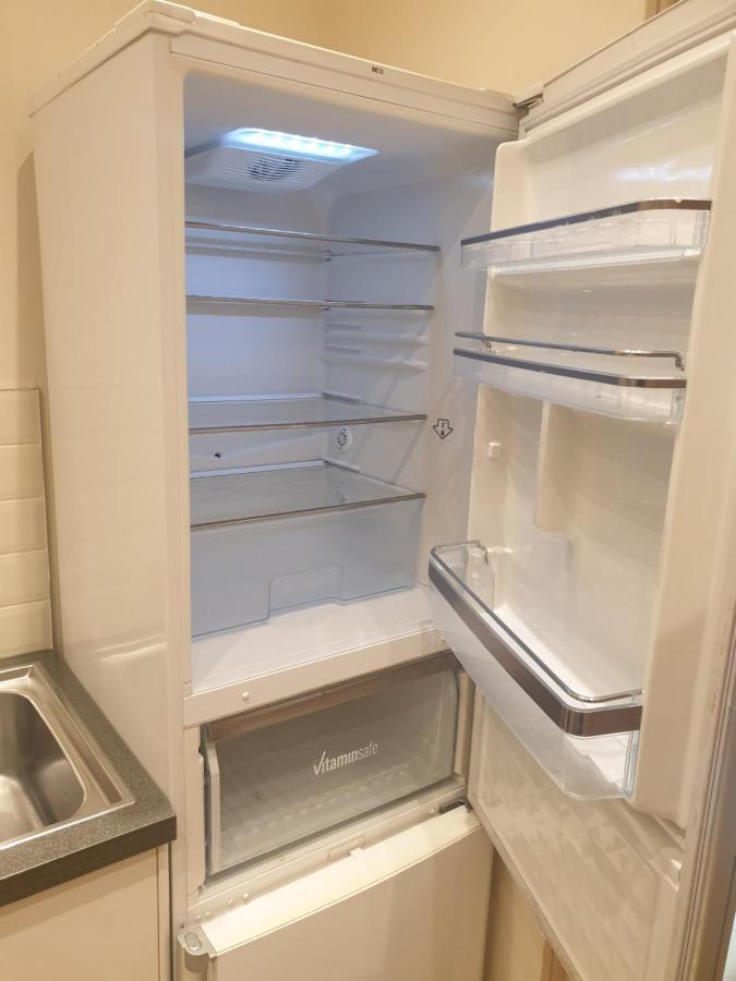 London Luxury Apartments 4 Min Walk From Ilford Station, With Free Parking Free Wifi Bagian luar foto