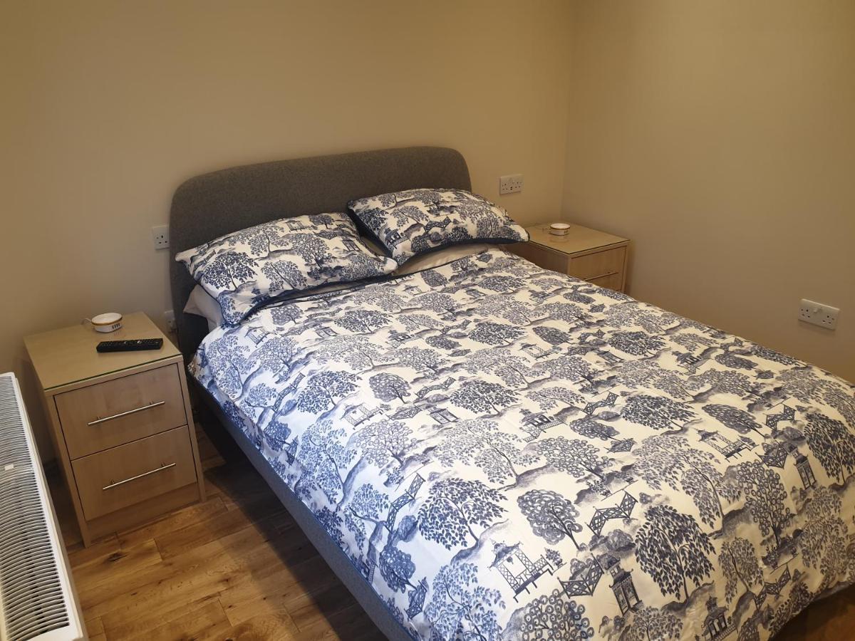 London Luxury Apartments 4 Min Walk From Ilford Station, With Free Parking Free Wifi Bagian luar foto