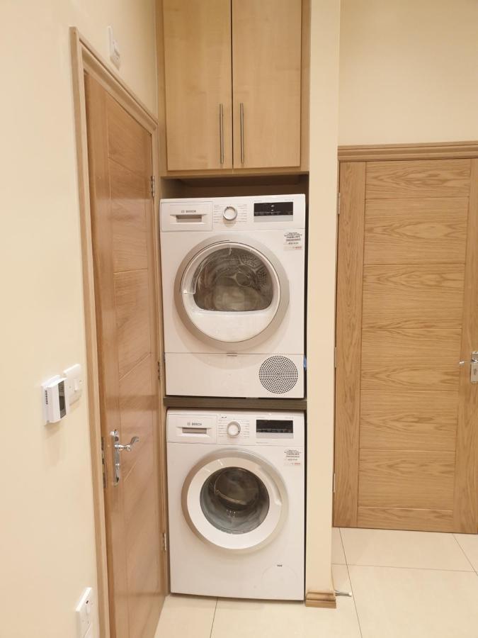 London Luxury Apartments 4 Min Walk From Ilford Station, With Free Parking Free Wifi Bagian luar foto